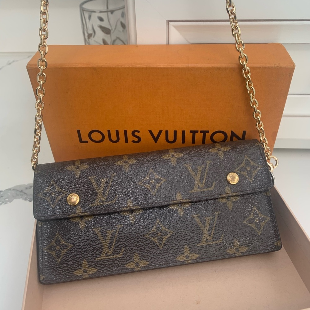Authentic Louis Vuitton monogram wallet/clutch